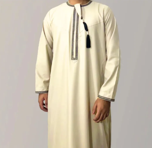 Qamis homme brodé à pompons