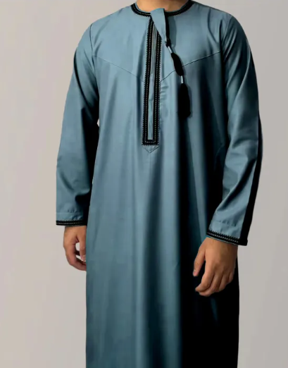 Qamis homme brodé à pompons