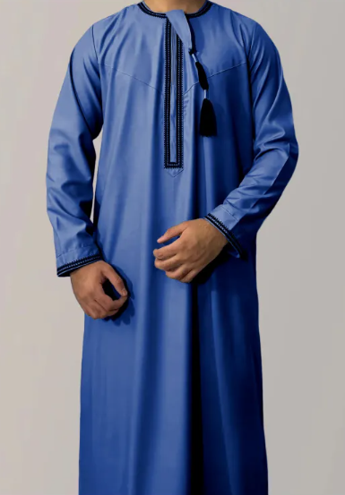 Qamis homme brodé à pompons