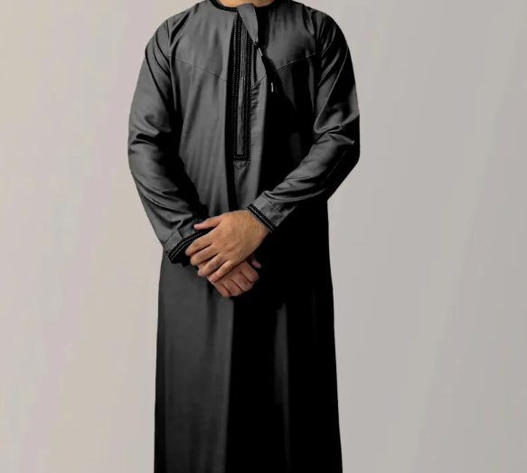 Qamis homme brodé à pompons